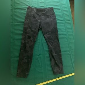 Avis medium yoga pants